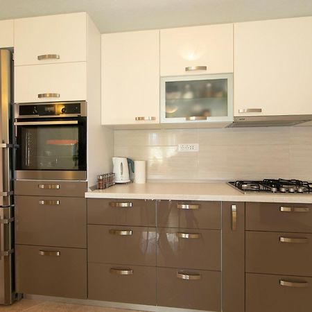 Apartmani Darinka Baška Voda Eksteriør billede