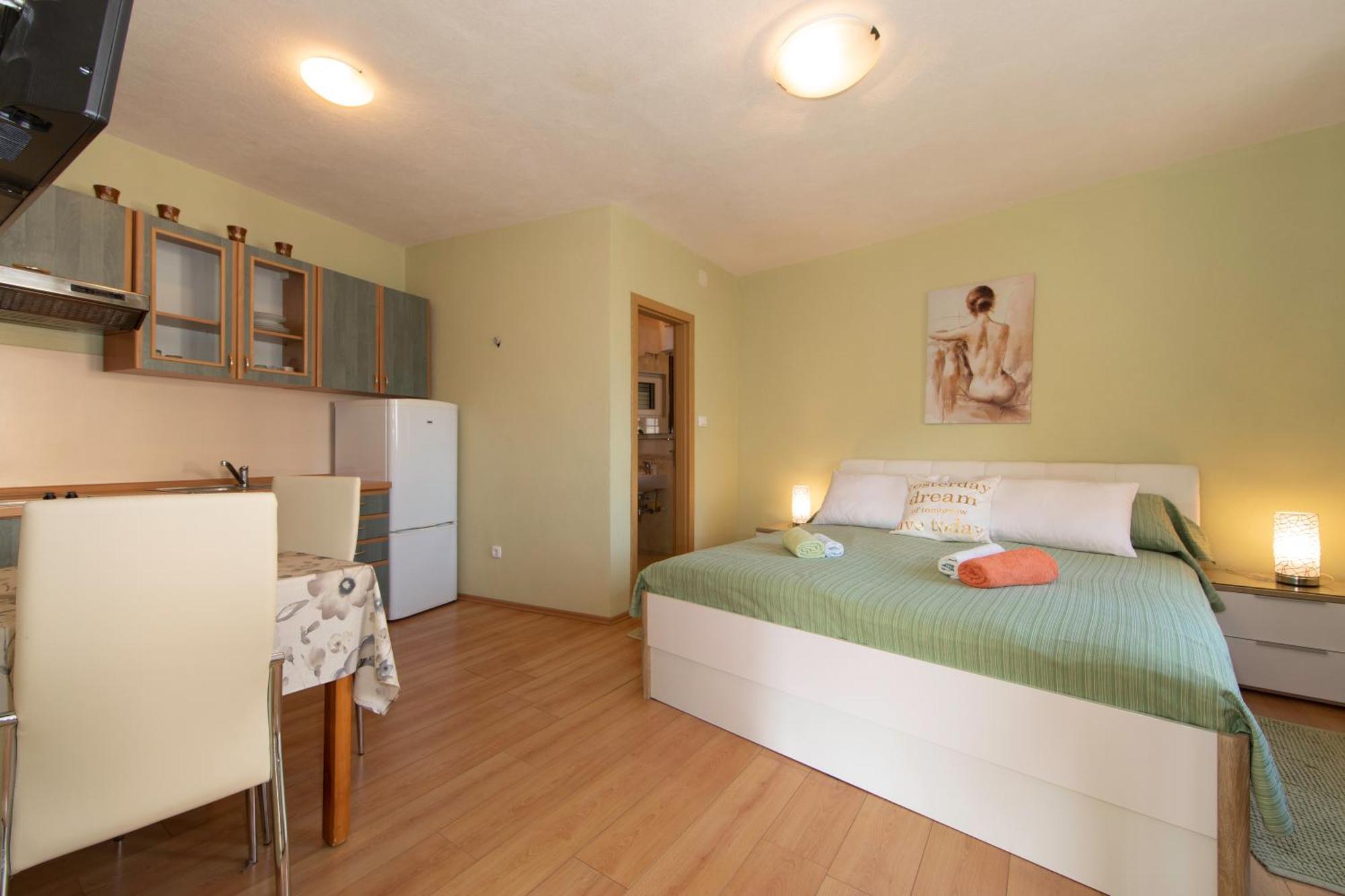 Apartmani Darinka Baška Voda Eksteriør billede