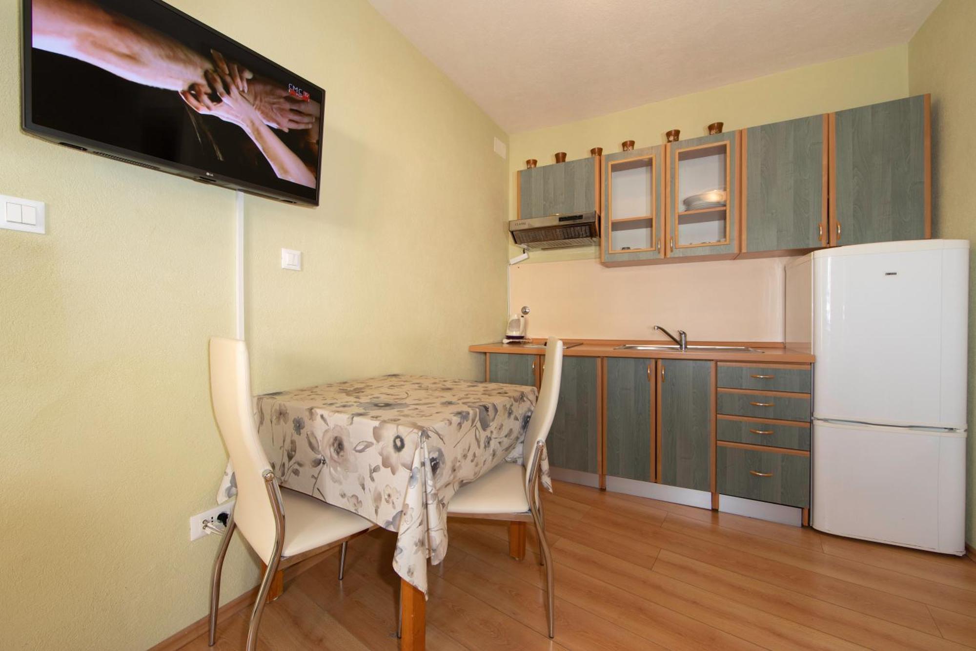 Apartmani Darinka Baška Voda Eksteriør billede