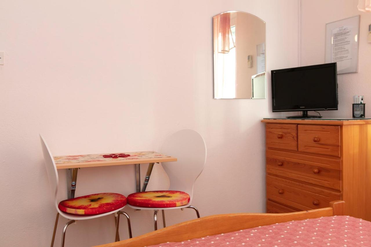 Apartmani Darinka Baška Voda Eksteriør billede