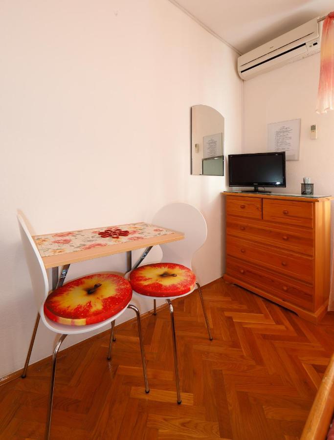 Apartmani Darinka Baška Voda Eksteriør billede